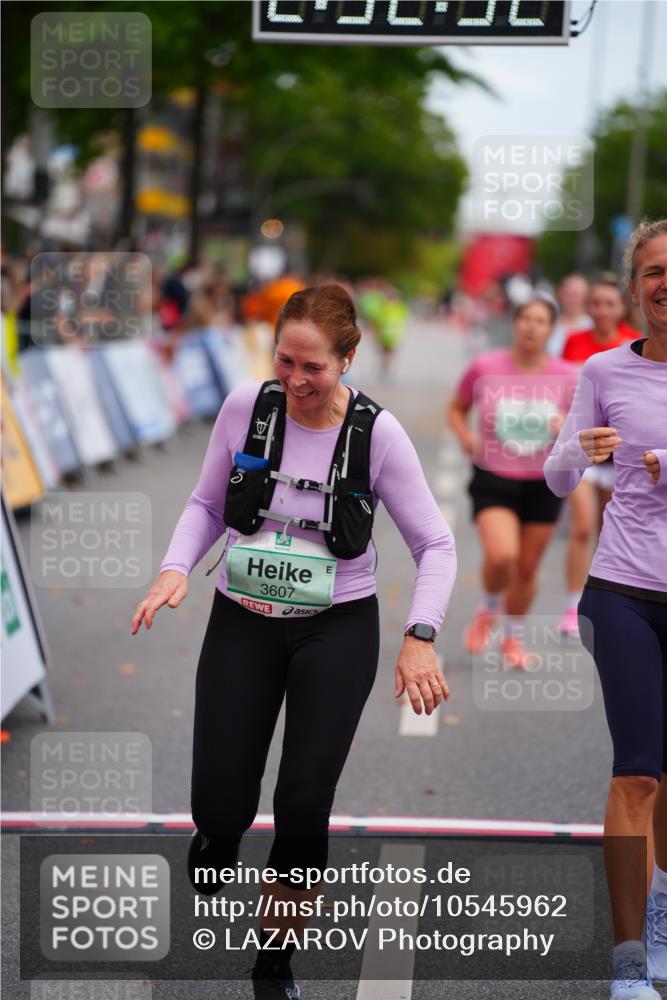 20.09.2026 - PSD Bank Halbmarathon LAZAROV Photography http://msf.ph/oto/10545962 20.09.2026 12:52:32 Ziel 2321, 2724, 3607, 3630, 4678 meine-sportfotos.de