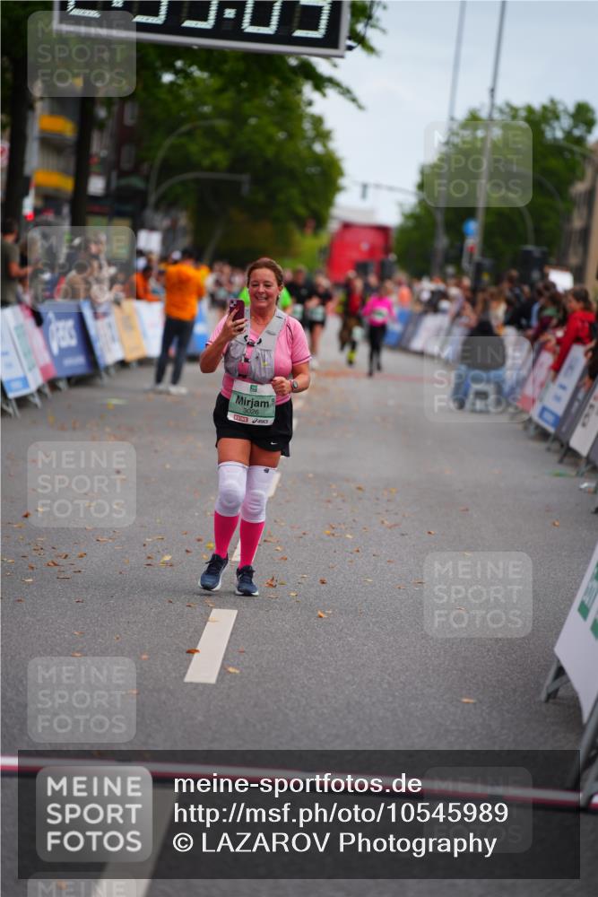 20.09.2026 - PSD Bank Halbmarathon LAZAROV Photography http://msf.ph/oto/10545989 20.09.2026 12:53:03 Ziel 3026, 4123 meine-sportfotos.de