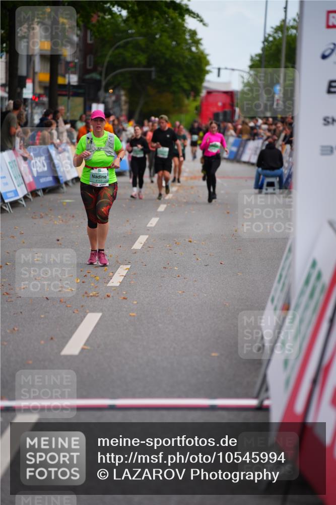 20.09.2026 - PSD Bank Halbmarathon LAZAROV Photography http://msf.ph/oto/10545994 20.09.2026 12:53:08 Ziel 3026 meine-sportfotos.de