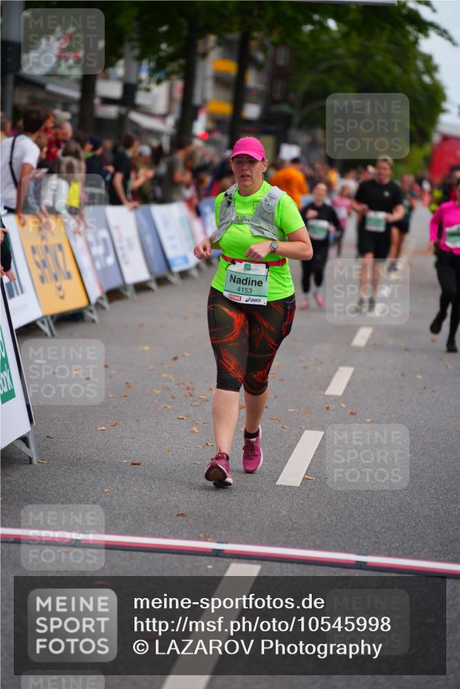 20.09.2026 - PSD Bank Halbmarathon LAZAROV Photography http://msf.ph/oto/10545998 20.09.2026 12:53:11 Ziel 3026, 4153, 4746 meine-sportfotos.de