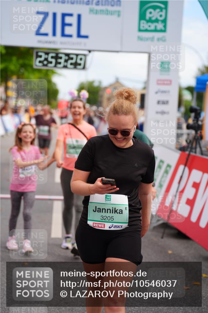 20.09.2026 - PSD Bank Halbmarathon LAZAROV Photography http://msf.ph/oto/10546037 20.09.2026 12:53:28 Ziel 2591, 2922, 3205, 3385, 4164 meine-sportfotos.de