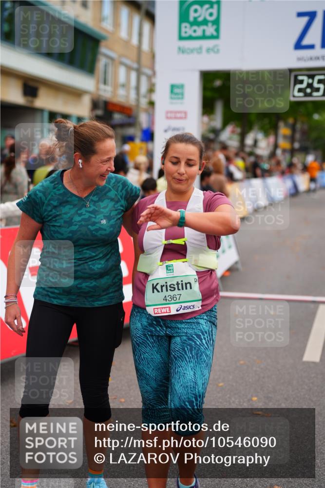 20.09.2026 - PSD Bank Halbmarathon LAZAROV Photography http://msf.ph/oto/10546090 20.09.2026 12:53:54 Ziel 4367 meine-sportfotos.de