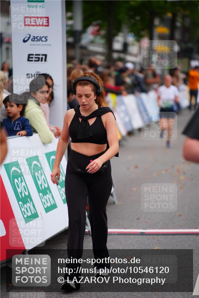 20.09.2026 - PSD Bank Halbmarathon LAZAROV Photography http://msf.ph/oto/10546120 20.09.2026 12:54:14 Ziel 1131, 1293, 3141, 3964 meine-sportfotos.de