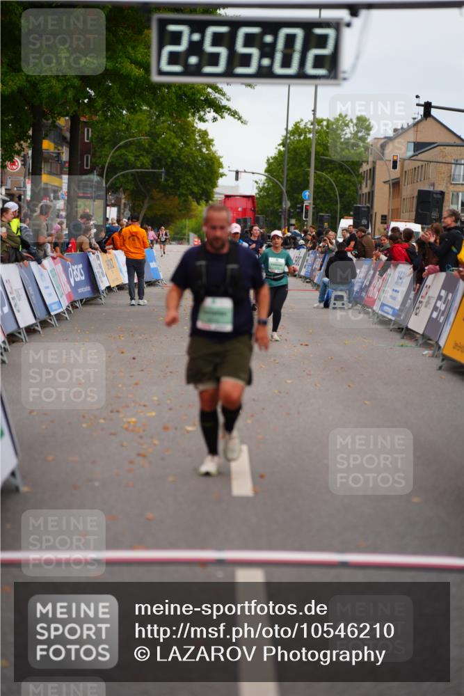20.09.2026 - PSD Bank Halbmarathon LAZAROV Photography http://msf.ph/oto/10546210 20.09.2026 12:55:01 Ziel 3212 meine-sportfotos.de