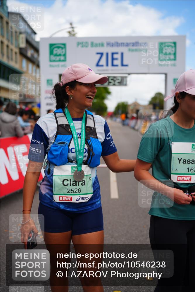 20.09.2026 - PSD Bank Halbmarathon LAZAROV Photography http://msf.ph/oto/10546238 20.09.2026 12:55:20 Ziel 1674, 2526 meine-sportfotos.de