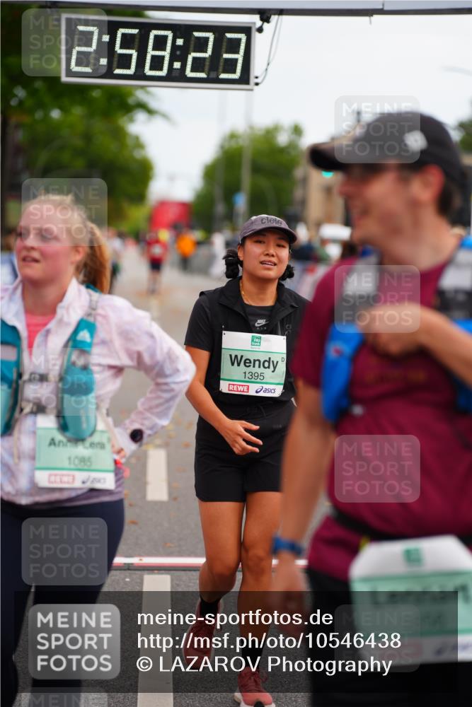 20.09.2026 - PSD Bank Halbmarathon LAZAROV Photography http://msf.ph/oto/10546438 20.09.2026 12:58:23 Ziel 1085, 1395, 1856, 1993 meine-sportfotos.de