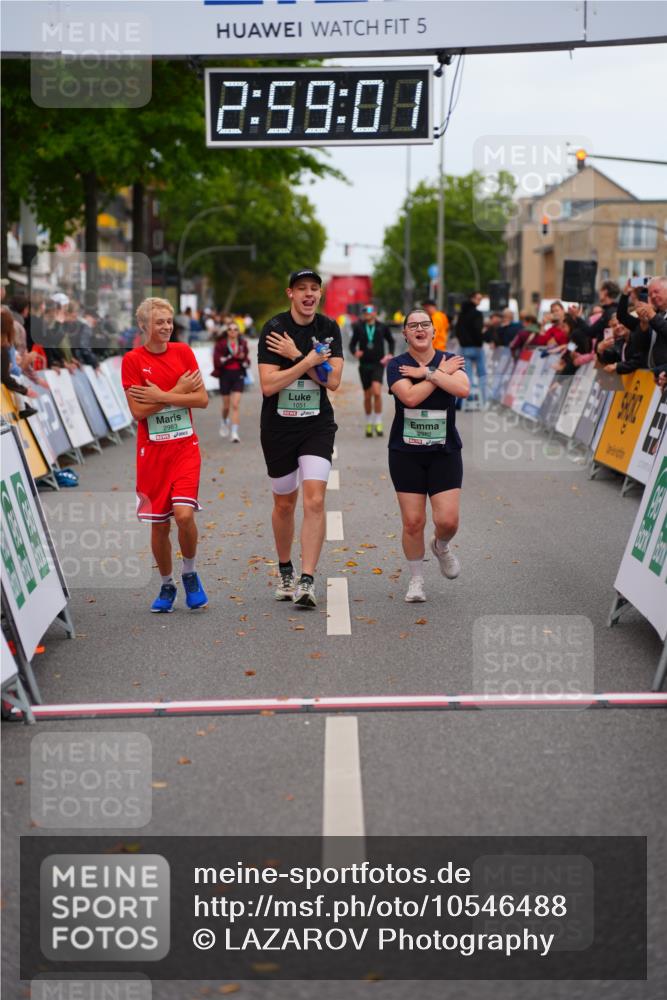 20.09.2026 - PSD Bank Halbmarathon LAZAROV Photography http://msf.ph/oto/10546488 20.09.2026 12:59:01 Ziel 1051, 2982, 2983 meine-sportfotos.de