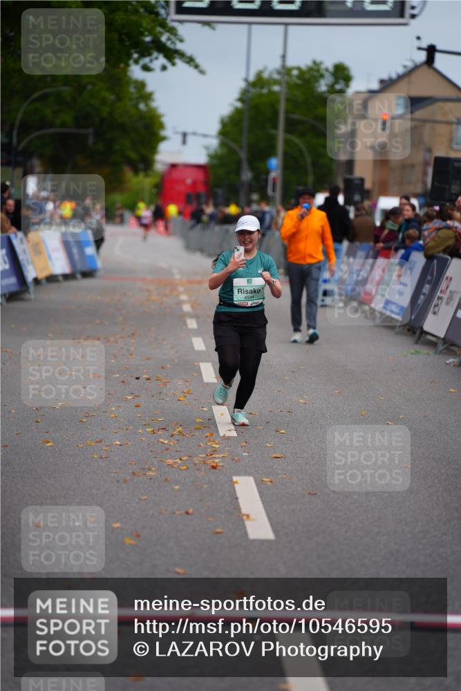 20.09.2026 - PSD Bank Halbmarathon LAZAROV Photography http://msf.ph/oto/10546595 20.09.2026 13:00:39 Ziel 4544 meine-sportfotos.de