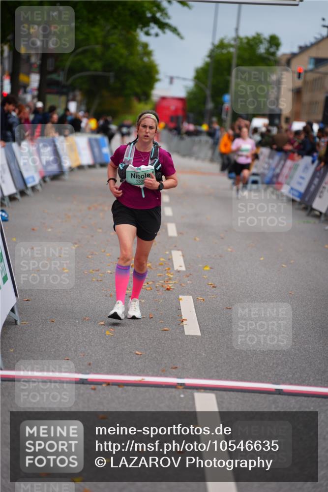 20.09.2026 - PSD Bank Halbmarathon LAZAROV Photography http://msf.ph/oto/10546635 20.09.2026 13:01:09 Ziel 3228 meine-sportfotos.de