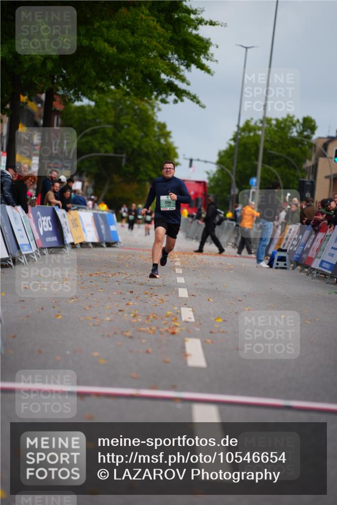 20.09.2026 - PSD Bank Halbmarathon LAZAROV Photography http://msf.ph/oto/10546654 20.09.2026 13:01:26 Ziel 2786, 3072 meine-sportfotos.de