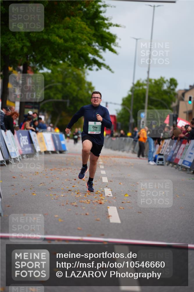 20.09.2026 - PSD Bank Halbmarathon LAZAROV Photography http://msf.ph/oto/10546660 20.09.2026 13:01:28 Ziel 2786 meine-sportfotos.de