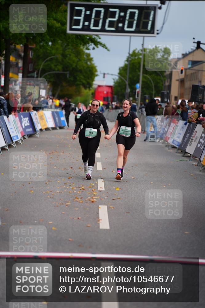 20.09.2026 - PSD Bank Halbmarathon LAZAROV Photography http://msf.ph/oto/10546677 20.09.2026 13:02:01 Ziel 2561, 2726 meine-sportfotos.de