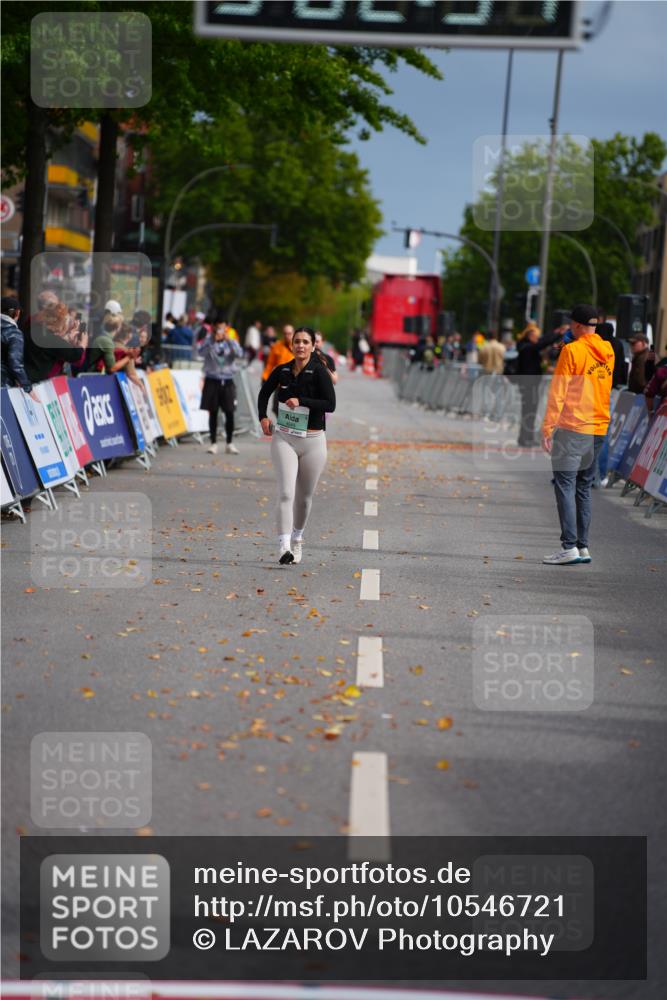 20.09.2026 - PSD Bank Halbmarathon LAZAROV Photography http://msf.ph/oto/10546721 20.09.2026 13:02:54 Ziel 4045 meine-sportfotos.de