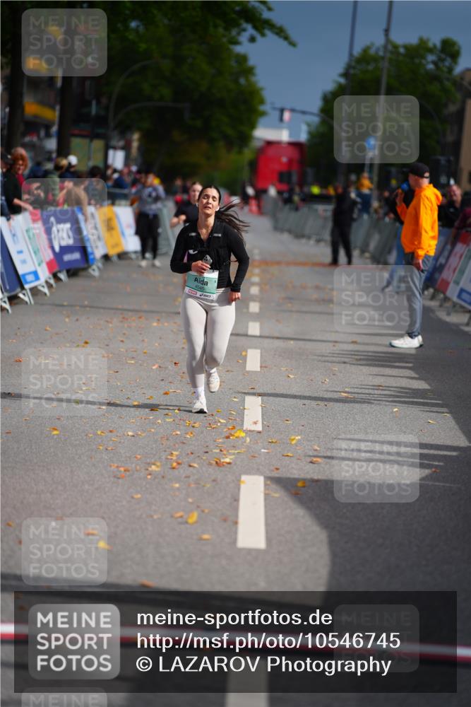 20.09.2026 - PSD Bank Halbmarathon LAZAROV Photography http://msf.ph/oto/10546745 20.09.2026 13:02:57 Ziel 4045 meine-sportfotos.de
