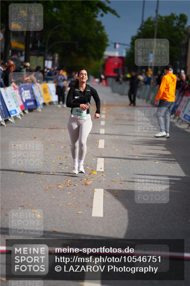 20.09.2026 - PSD Bank Halbmarathon LAZAROV Photography http://msf.ph/oto/10546751 20.09.2026 13:02:57 Ziel 4045 meine-sportfotos.de