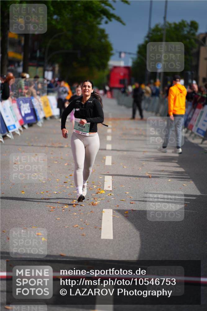 20.09.2026 - PSD Bank Halbmarathon LAZAROV Photography http://msf.ph/oto/10546753 20.09.2026 13:02:58 Ziel 4045 meine-sportfotos.de