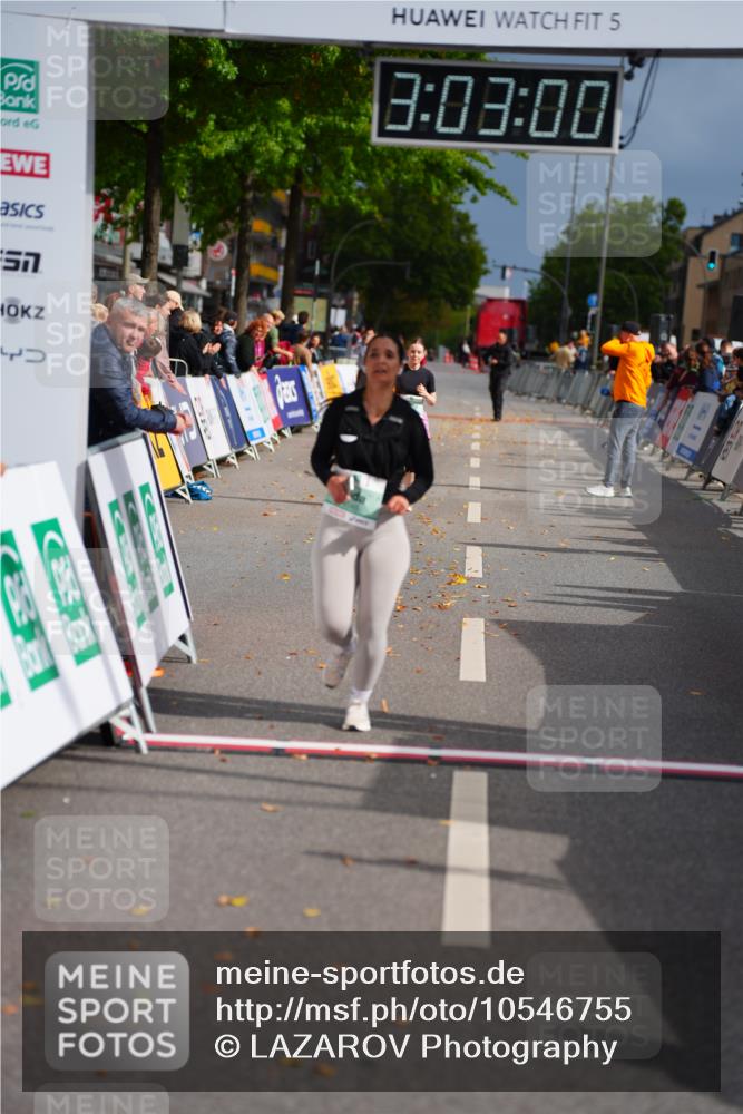20.09.2026 - PSD Bank Halbmarathon LAZAROV Photography http://msf.ph/oto/10546755 20.09.2026 13:03:00 Ziel 4045 meine-sportfotos.de