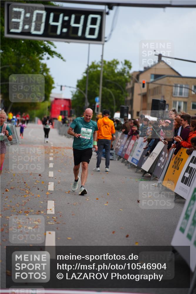 20.09.2026 - PSD Bank Halbmarathon LAZAROV Photography http://msf.ph/oto/10546904 20.09.2026 13:04:47 Ziel 2506 meine-sportfotos.de