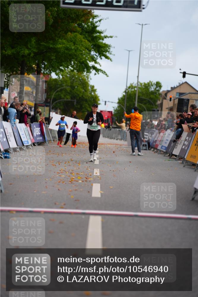 20.09.2026 - PSD Bank Halbmarathon LAZAROV Photography http://msf.ph/oto/10546940 20.09.2026 13:05:03 Ziel 1230 meine-sportfotos.de