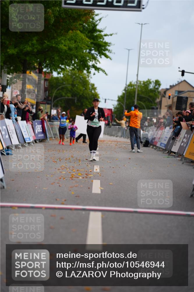 20.09.2026 - PSD Bank Halbmarathon LAZAROV Photography http://msf.ph/oto/10546944 20.09.2026 13:05:04 Ziel 1230 meine-sportfotos.de