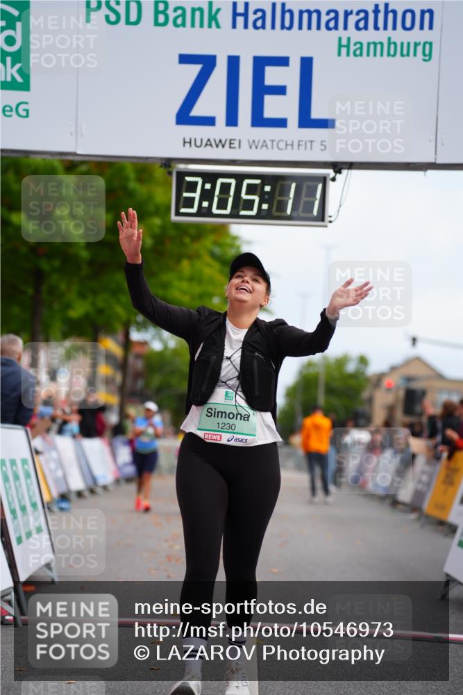 20.09.2026 - PSD Bank Halbmarathon LAZAROV Photography http://msf.ph/oto/10546973 20.09.2026 13:05:11 Ziel 1230 meine-sportfotos.de