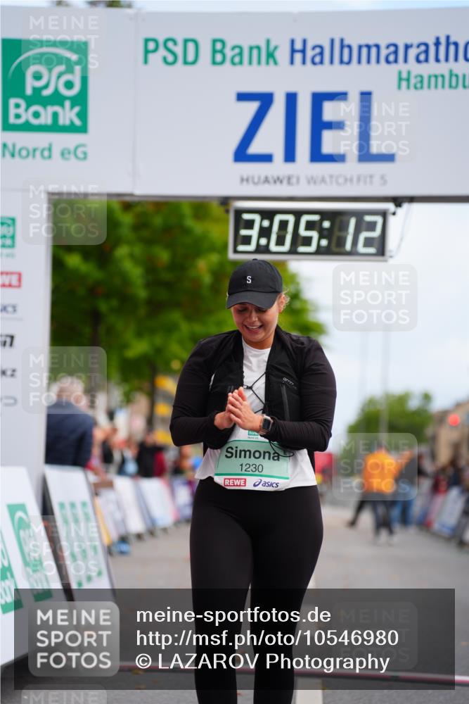 20.09.2026 - PSD Bank Halbmarathon LAZAROV Photography http://msf.ph/oto/10546980 20.09.2026 13:05:11 Ziel 1230 meine-sportfotos.de