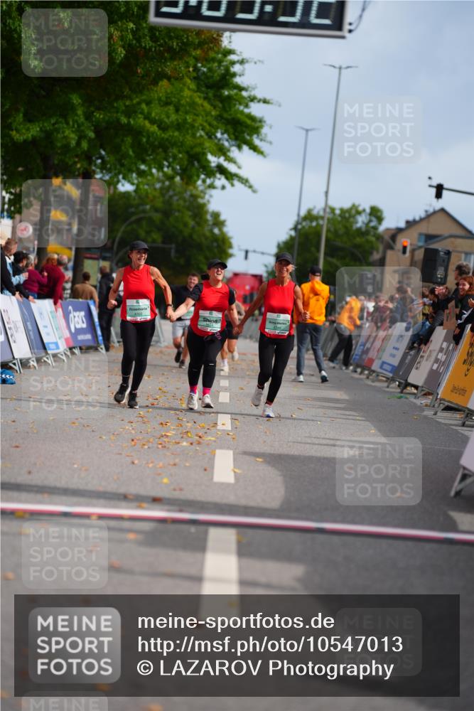 20.09.2026 - PSD Bank Halbmarathon LAZAROV Photography http://msf.ph/oto/10547013 20.09.2026 13:05:32 Ziel 1684, 4349, 4350 meine-sportfotos.de