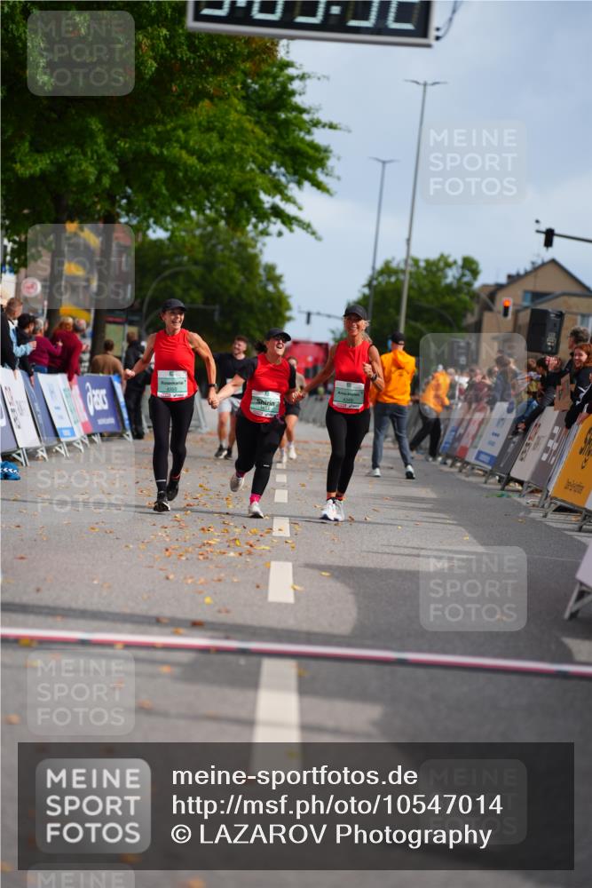 20.09.2026 - PSD Bank Halbmarathon LAZAROV Photography http://msf.ph/oto/10547014 20.09.2026 13:05:32 Ziel 1684, 4349, 4350 meine-sportfotos.de