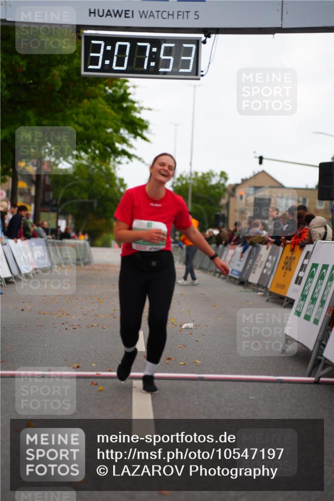20.09.2026 - PSD Bank Halbmarathon LAZAROV Photography http://msf.ph/oto/10547197 20.09.2026 13:07:52 Ziel 4408 meine-sportfotos.de
