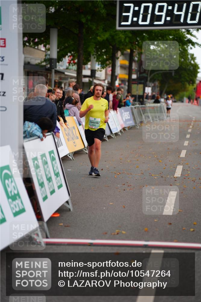 20.09.2026 - PSD Bank Halbmarathon LAZAROV Photography http://msf.ph/oto/10547264 20.09.2026 13:09:39 Ziel 4542 meine-sportfotos.de