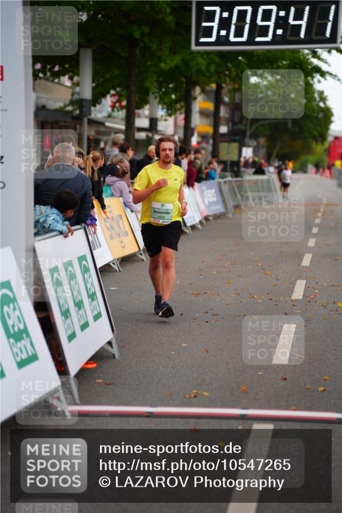 20.09.2026 - PSD Bank Halbmarathon LAZAROV Photography http://msf.ph/oto/10547265 20.09.2026 13:09:40 Ziel 4542 meine-sportfotos.de