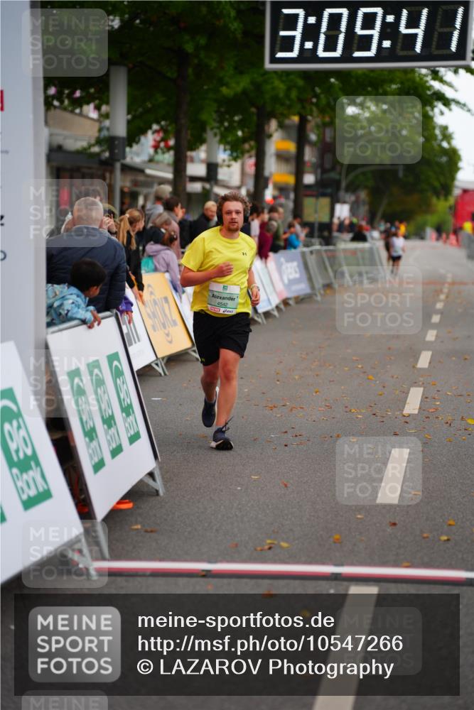 20.09.2026 - PSD Bank Halbmarathon LAZAROV Photography http://msf.ph/oto/10547266 20.09.2026 13:09:40 Ziel 4542 meine-sportfotos.de