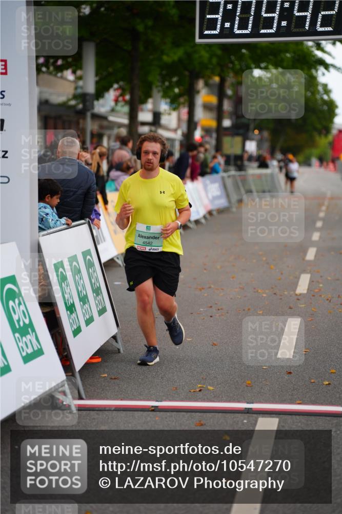 20.09.2026 - PSD Bank Halbmarathon LAZAROV Photography http://msf.ph/oto/10547270 20.09.2026 13:09:42 Ziel 4542 meine-sportfotos.de