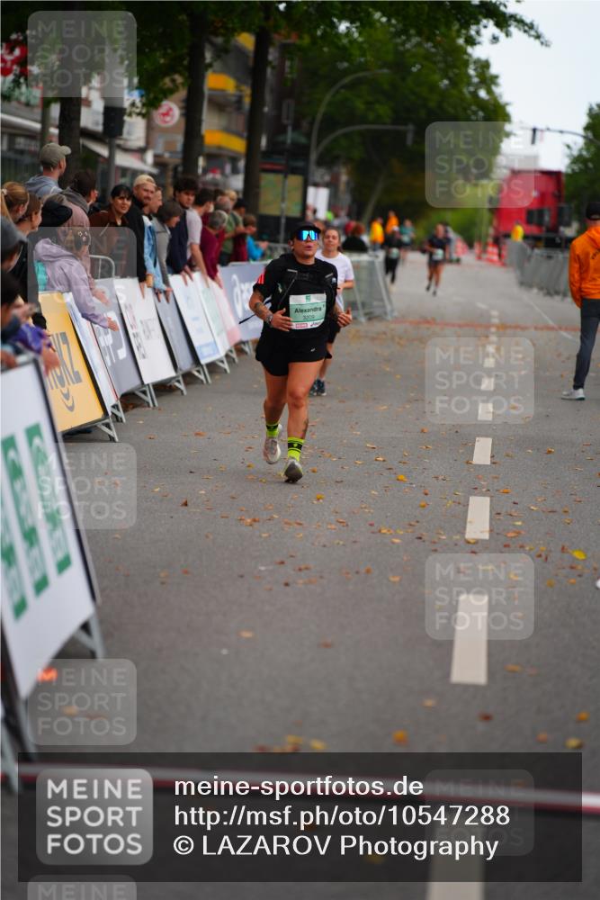 20.09.2026 - PSD Bank Halbmarathon LAZAROV Photography http://msf.ph/oto/10547288 20.09.2026 13:09:57 Ziel 3209 meine-sportfotos.de