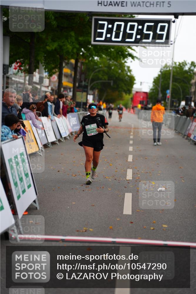 20.09.2026 - PSD Bank Halbmarathon LAZAROV Photography http://msf.ph/oto/10547290 20.09.2026 13:09:59 Ziel 3209 meine-sportfotos.de