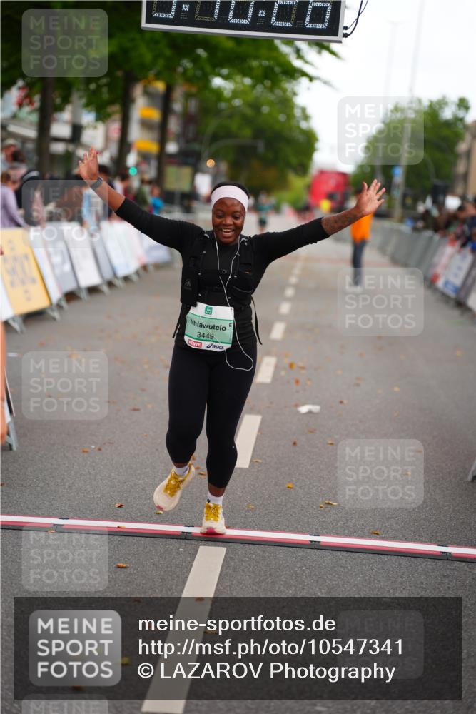 20.09.2026 - PSD Bank Halbmarathon LAZAROV Photography http://msf.ph/oto/10547341 20.09.2026 13:10:26 Ziel 2329, 3449 meine-sportfotos.de