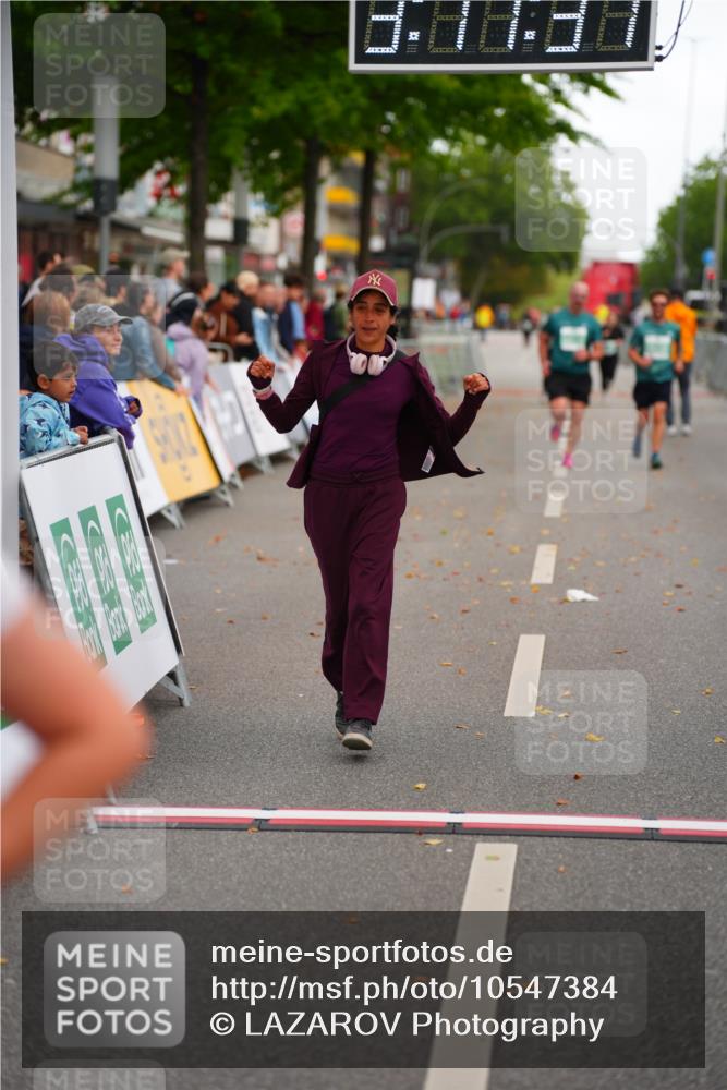 20.09.2026 - PSD Bank Halbmarathon LAZAROV Photography http://msf.ph/oto/10547384 20.09.2026 13:11:36 Ziel 3642 meine-sportfotos.de