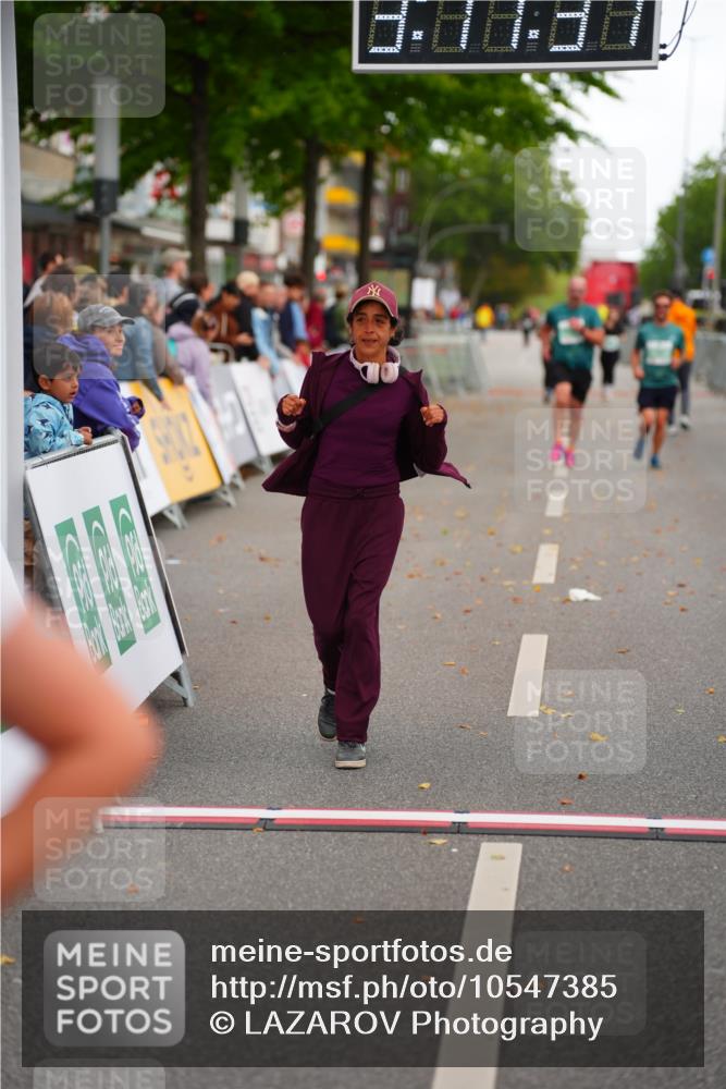 20.09.2026 - PSD Bank Halbmarathon LAZAROV Photography http://msf.ph/oto/10547385 20.09.2026 13:11:37 Ziel 3642 meine-sportfotos.de