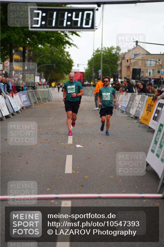 20.09.2026 - PSD Bank Halbmarathon LAZAROV Photography http://msf.ph/oto/10547393 20.09.2026 13:11:40 Ziel 3647, 3657 meine-sportfotos.de
