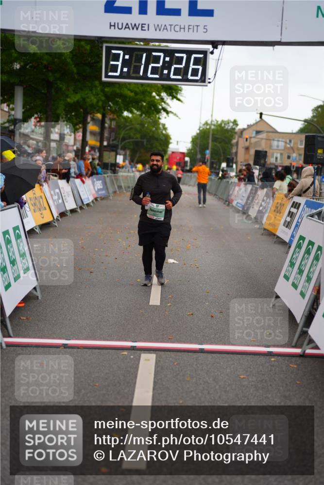 20.09.2026 - PSD Bank Halbmarathon LAZAROV Photography http://msf.ph/oto/10547441 20.09.2026 13:12:26 Ziel 1071 meine-sportfotos.de