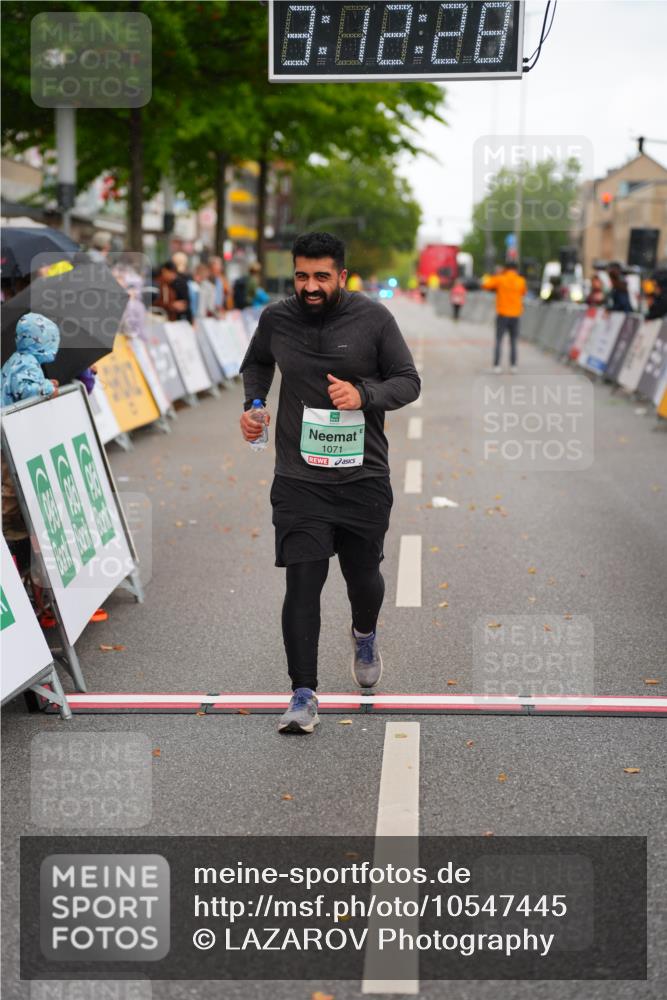 20.09.2026 - PSD Bank Halbmarathon LAZAROV Photography http://msf.ph/oto/10547445 20.09.2026 13:12:28 Ziel 1071 meine-sportfotos.de