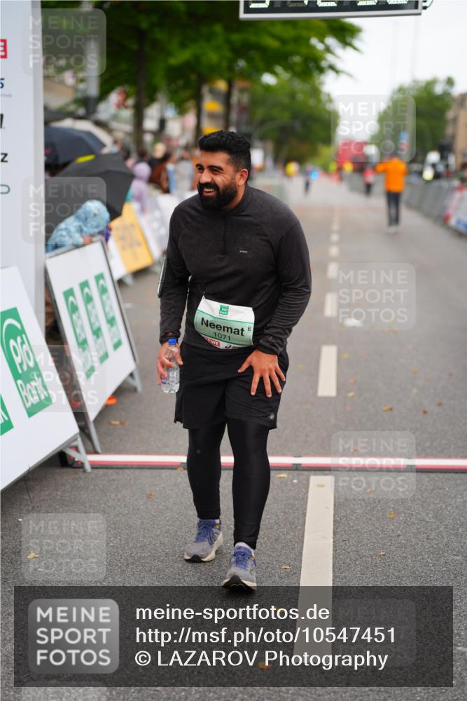 20.09.2026 - PSD Bank Halbmarathon LAZAROV Photography http://msf.ph/oto/10547451 20.09.2026 13:12:29 Ziel 1071 meine-sportfotos.de