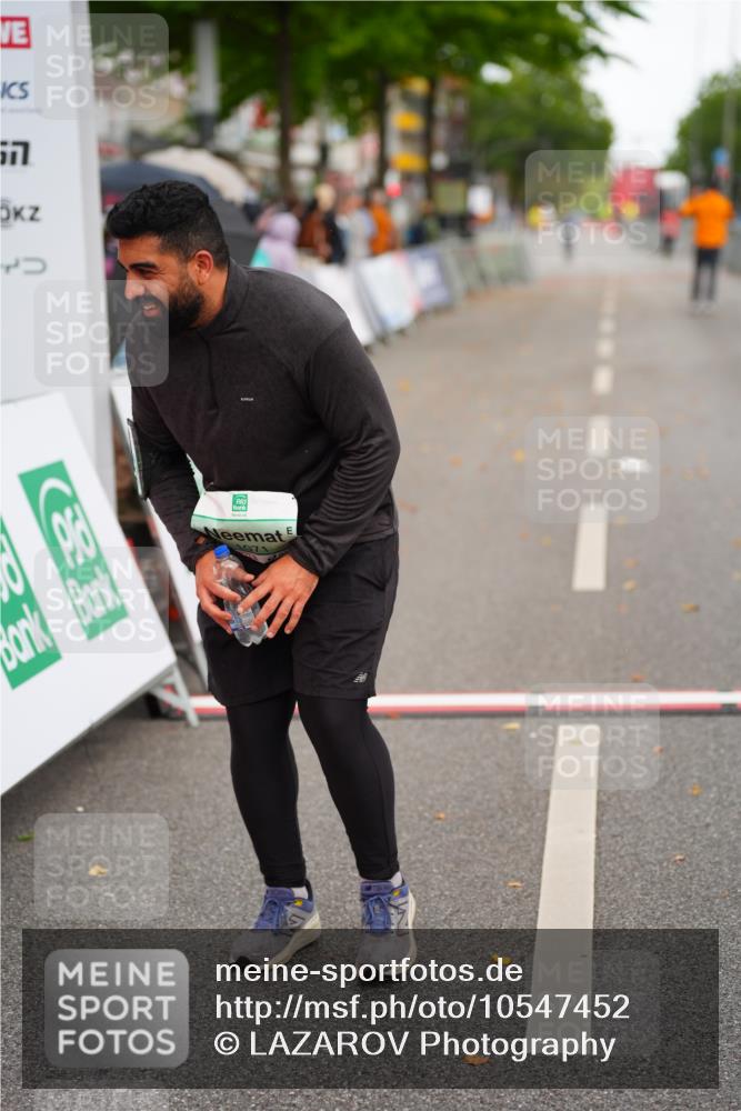 20.09.2026 - PSD Bank Halbmarathon LAZAROV Photography http://msf.ph/oto/10547452 20.09.2026 13:12:30 Ziel 1071 meine-sportfotos.de