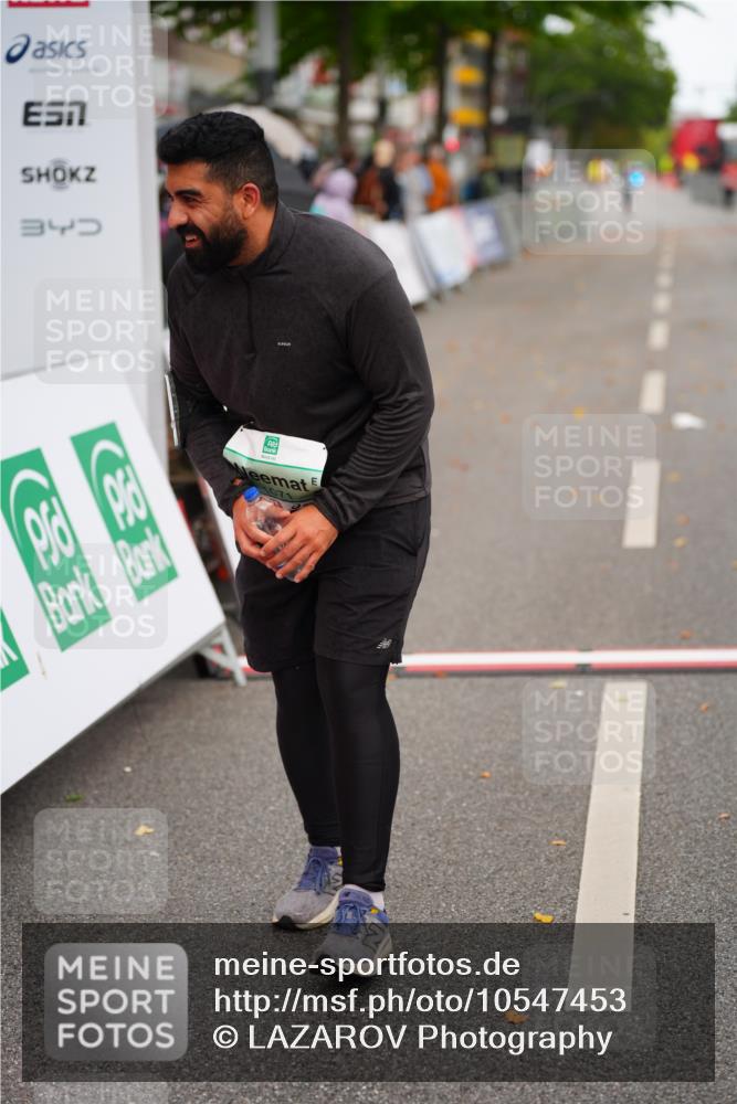 20.09.2026 - PSD Bank Halbmarathon LAZAROV Photography http://msf.ph/oto/10547453 20.09.2026 13:12:30 Ziel 1071 meine-sportfotos.de