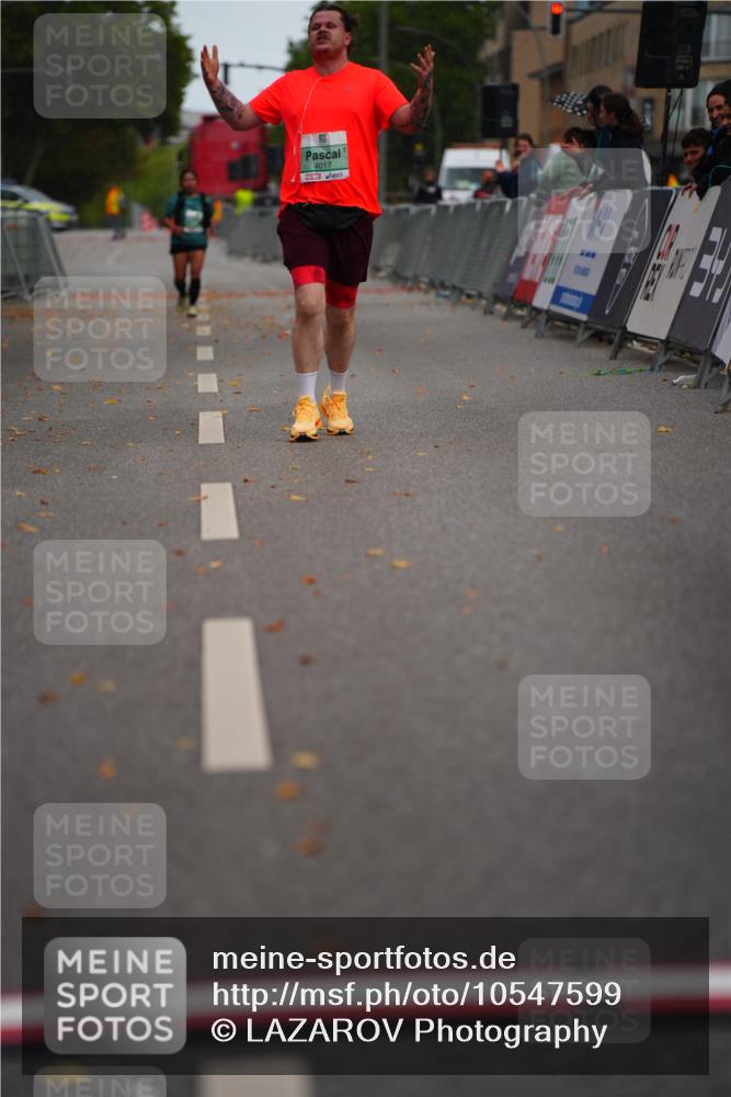 20.09.2026 - PSD Bank Halbmarathon LAZAROV Photography http://msf.ph/oto/10547599 20.09.2026 13:14:13 Ziel 4017 meine-sportfotos.de