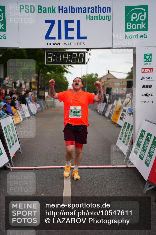 20.09.2026 - PSD Bank Halbmarathon LAZAROV Photography http://msf.ph/oto/10547611 20.09.2026 13:14:20 Ziel 4017 meine-sportfotos.de