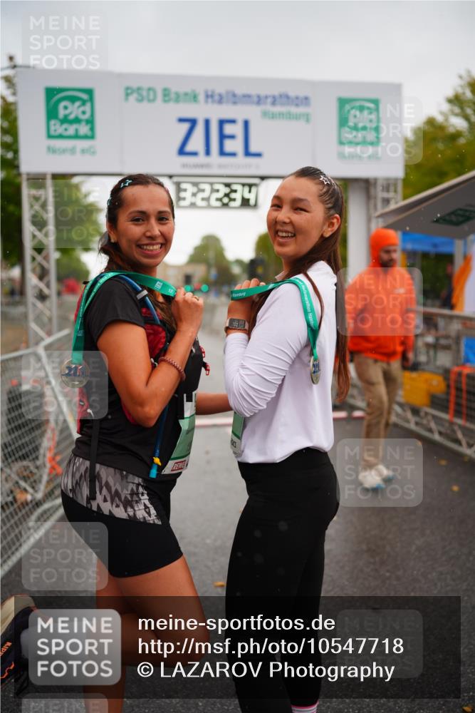 20.09.2026 - PSD Bank Halbmarathon LAZAROV Photography http://msf.ph/oto/10547718 20.09.2026 13:22:33 Ziel 2442 meine-sportfotos.de