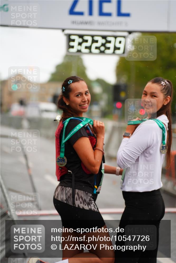 20.09.2026 - PSD Bank Halbmarathon LAZAROV Photography http://msf.ph/oto/10547726 20.09.2026 13:22:39 Ziel 2442 meine-sportfotos.de