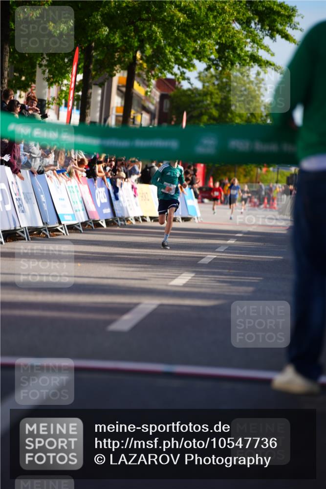 20.09.2026 - PSD Bank Halbmarathon LAZAROV Photography http://msf.ph/oto/10547736 20.09.2026 10:27:18 Ziel 371 meine-sportfotos.de