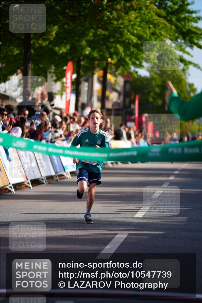 20.09.2026 - PSD Bank Halbmarathon LAZAROV Photography http://msf.ph/oto/10547739 20.09.2026 10:27:21 Ziel 371 meine-sportfotos.de